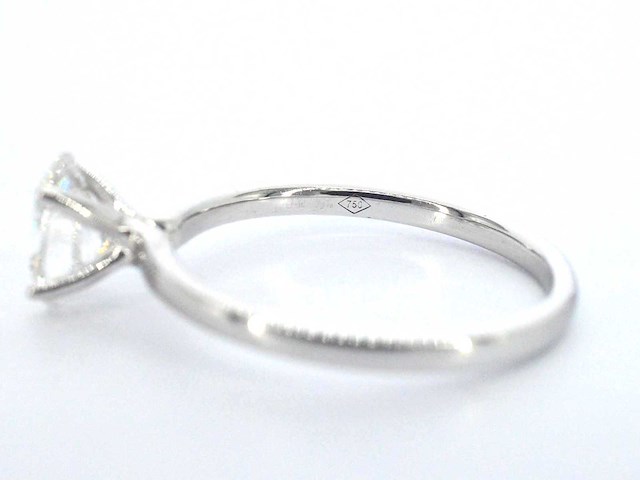 Gouden solitair ring met ovaal geslepen diamant - afbeelding 8 van  9