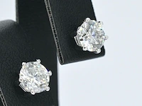 Gouden solitaire oorbellen met 2.25 carat diamant - afbeelding 4 van  8
