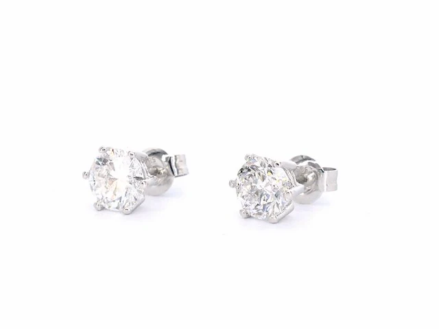 Gouden solitaire oorbellen met 2.25 carat diamant - afbeelding 7 van  8