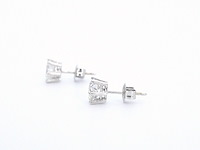 Gouden solitaire oorbellen met 2.25 carat diamant - afbeelding 6 van  10