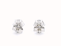 Gouden solitaire oorbellen met 2.25 carat diamant - afbeelding 7 van  10