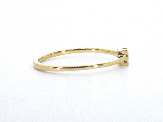 Gouden solitaire ring met een natuurlijke prinses geslepen diamant - afbeelding 5 van  9
