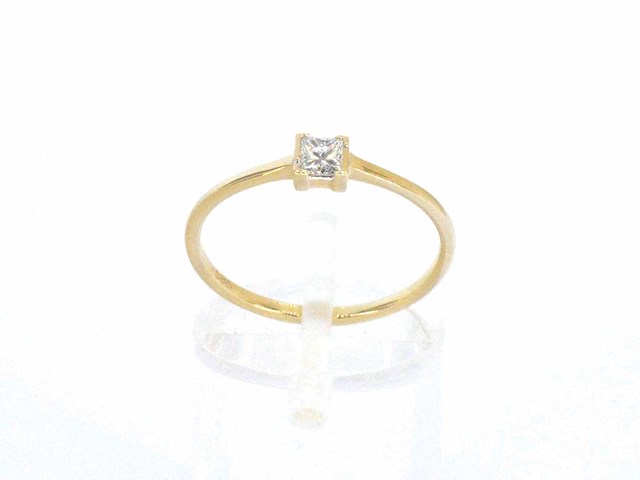 Gouden solitaire ring met een natuurlijke prinses geslepen diamant - afbeelding 6 van  9