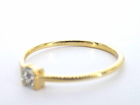 Gouden solitaire ring met een natuurlijke prinses geslepen diamant - afbeelding 8 van  10