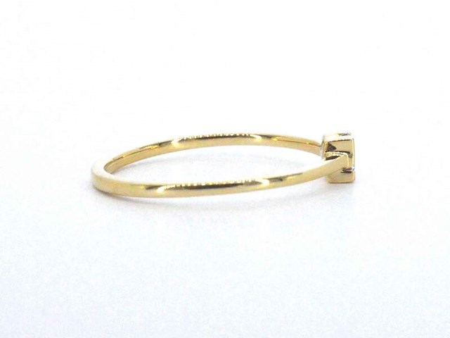 Gouden solitaire ring met een natuurlijke prinses geslepen diamant - afbeelding 5 van  10