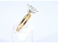 Gouden solitaire ring met marquise geslepen diamant in witte zetting - afbeelding 4 van  8