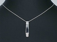 Gouden staaf hanger met diamanten, excl. ketting - afbeelding 2 van  2