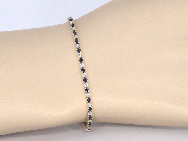 Gouden tennis armband met diamanten en saffieren - afbeelding 2 van  9