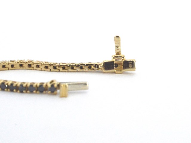 Gouden tennisarmband met 2.80 carat aan zwarte diamanten (enhanced) - afbeelding 8 van  11