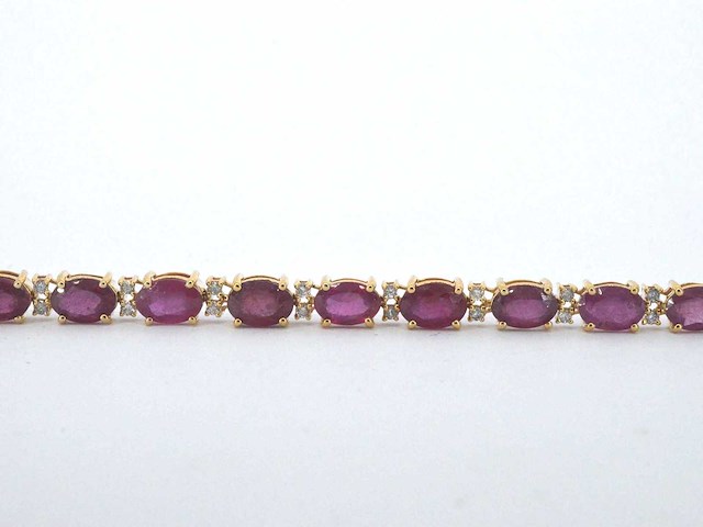 Gouden tennisarmband met diamanten en robijn - afbeelding 6 van  7