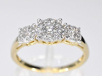 Gouden trinity ring met diamanten - afbeelding 1 van  6