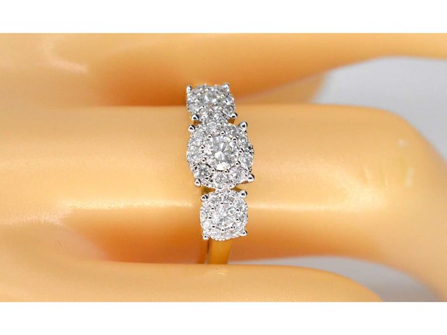 Gouden trinity ring met diamanten - afbeelding 2 van  6