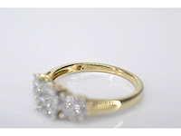 Gouden trinity ring met diamanten - afbeelding 6 van  6