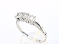 Gouden trinity ring met diamanten - afbeelding 4 van  10