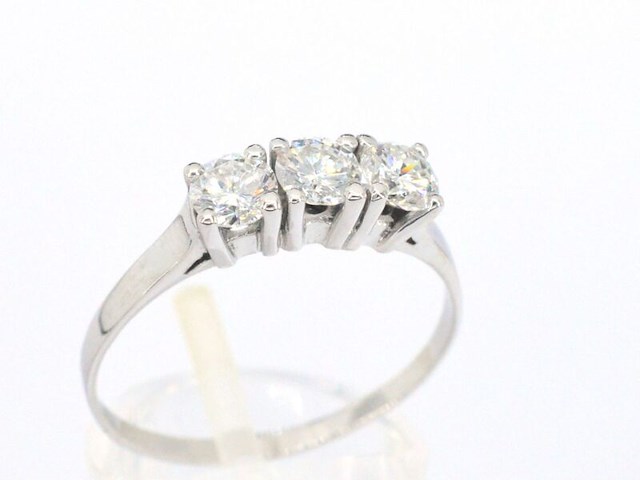 Gouden trinity ring met diamanten - afbeelding 5 van  10