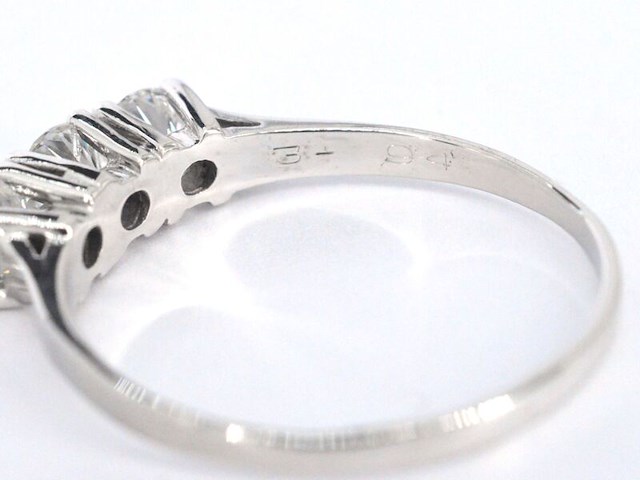 Gouden trinity ring met diamanten - afbeelding 10 van  10