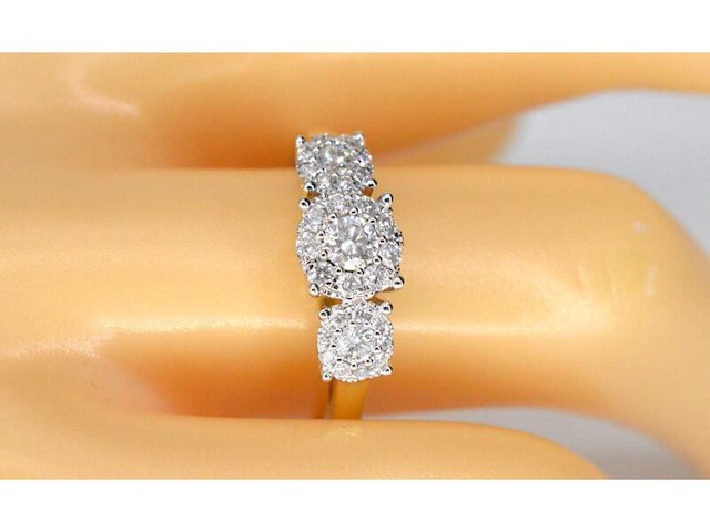 Gouden trinity ring met diamanten - afbeelding 2 van  7