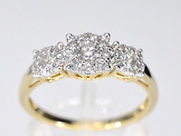 Gouden trinity ring met diamanten - afbeelding 1 van  7
