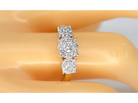 Gouden trinity ring met diamanten - afbeelding 2 van  7