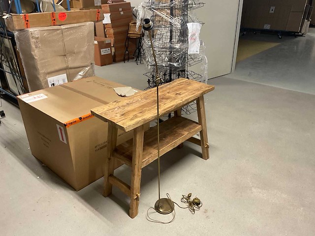 Gouden vloerlamp - afbeelding 1 van  6