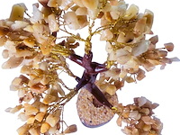 Goudkleurige boom sculptuur - gedecoreerd met authentieke citrine stenen - afbeelding 2 van  5