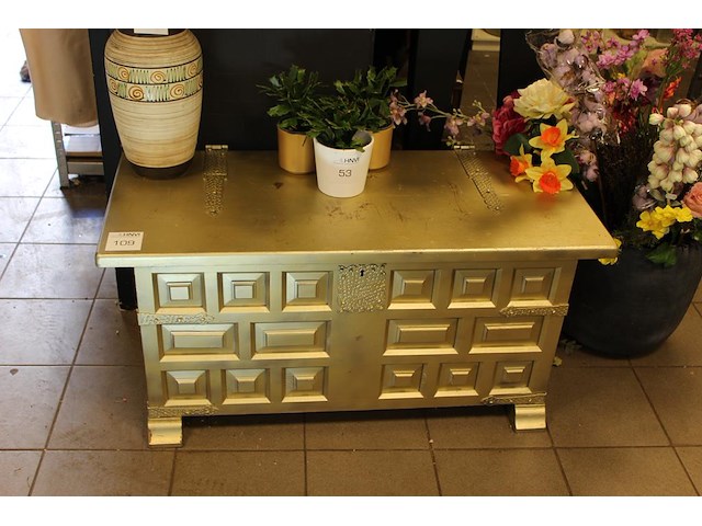 Goudkleurige dekenkist. afmeting 110 x 48 x 54 cm. - afbeelding 1 van  3