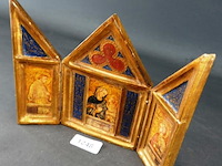 Goudverguld houten drieluik, waarschijnlijk een florentijns reisaltaartje uit de 20e eeuw, met voorstellingen van de madonna met kind - afbeelding 2 van  5
