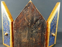 Goudverguld houten drieluik, waarschijnlijk een florentijns reisaltaartje uit de 20e eeuw, met voorstellingen van de madonna met kind - afbeelding 3 van  5