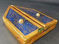 Goudverguld houten drieluik, waarschijnlijk een florentijns reisaltaartje uit de 20e eeuw, met voorstellingen van de madonna met kind - afbeelding 5 van  5