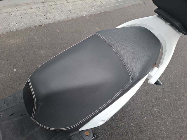 Govecs - bromscooter - scooter - afbeelding 6 van  20