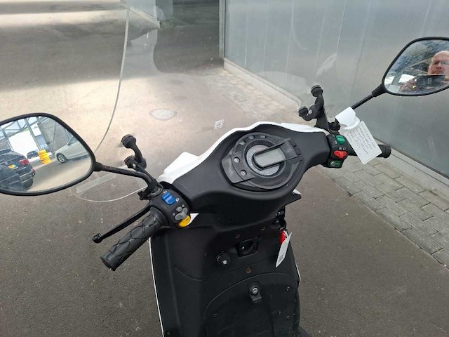 Govecs - bromscooter - scooter - afbeelding 4 van  16