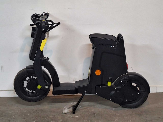 Govecs gigi foldable escooter 25 km elektrische snorscooter - afbeelding 1 van  10