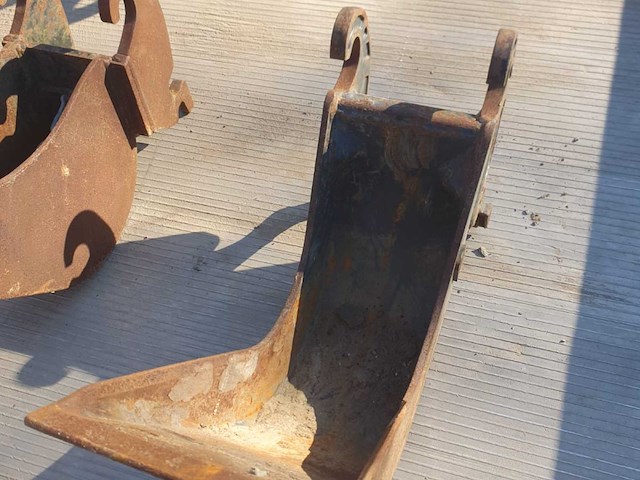 Graafbakken sw05 en hydraulische breekhamer (5x) - afbeelding 9 van  9