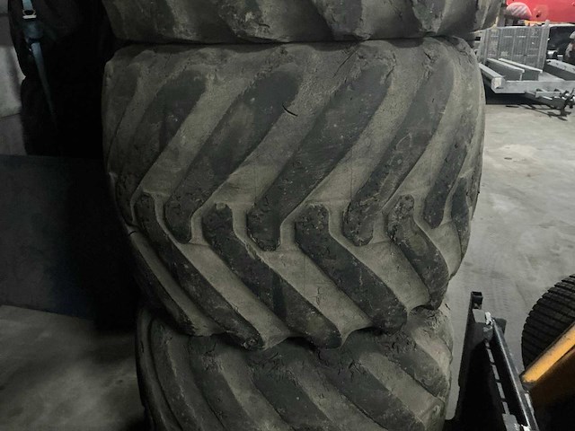 Graafmachine banden set 10-gaats velg 700/45-22.5 - afbeelding 19 van  22