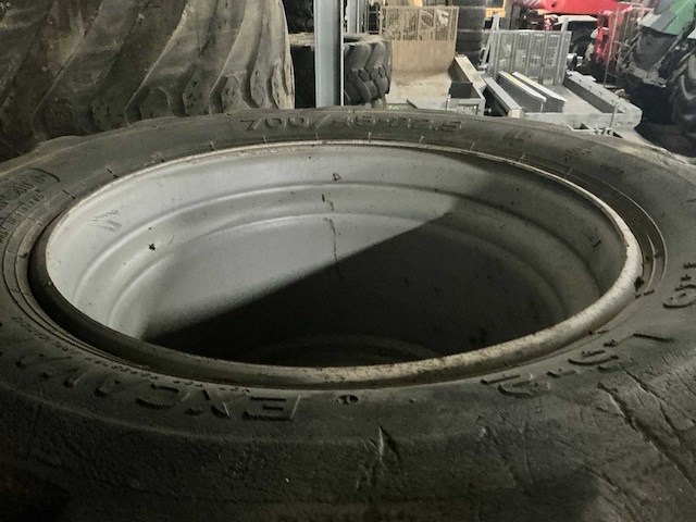 Graafmachine banden set 10-gaats velg 700/45-22.5 - afbeelding 21 van  22