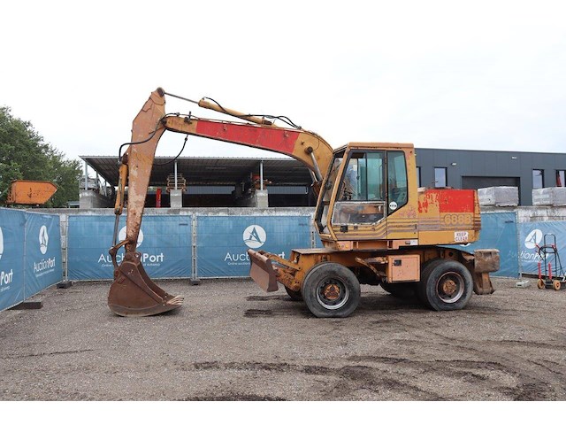 Graafmachine case 688b-p diesel 88pk - afbeelding 1 van  1
