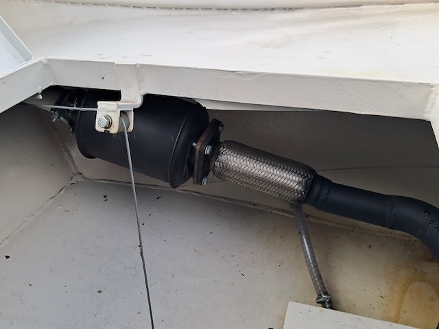 Grachtensloep met 8 pk 1 cilinder deutz diesel motor en trailer - afbeelding 16 van  66