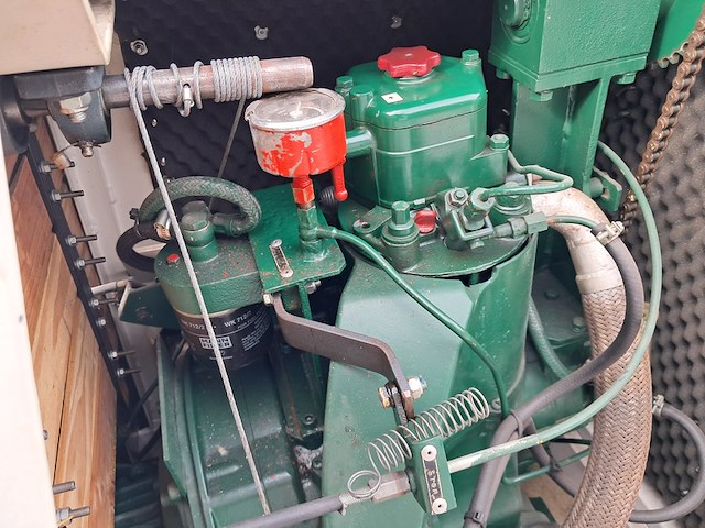 Grachtensloep met 8 pk 1 cilinder deutz diesel motor en trailer - afbeelding 26 van  66
