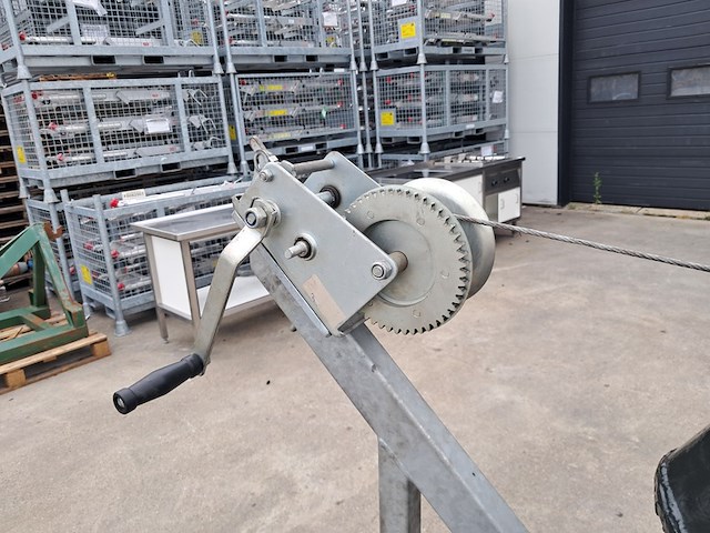 Grachtensloep met 8 pk 1 cilinder deutz diesel motor en trailer - afbeelding 41 van  66