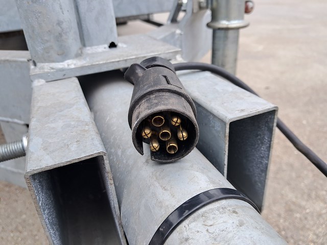 Grachtensloep met 8 pk 1 cilinder deutz diesel motor en trailer - afbeelding 46 van  66