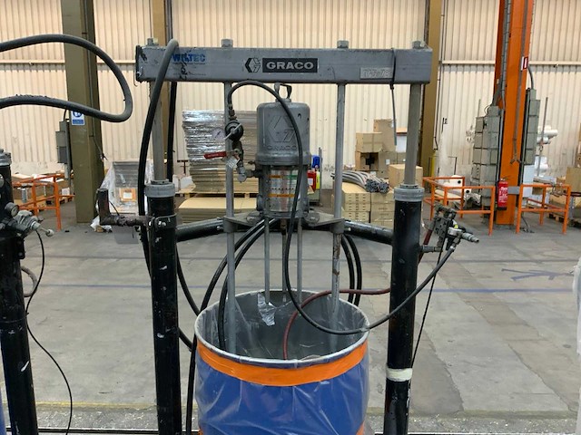 Graco 222-772 pneumatische mobile kitspuit - afbeelding 2 van  3