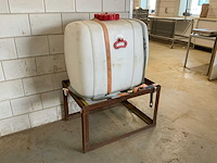 Graf 200liter kunststof spuittank inclusief frame - afbeelding 1 van  2