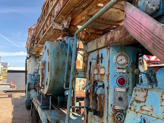 Gräf & stift l200 vrachtwagen met boorstatief "mobile drilling rig on truck" - afbeelding 10 van  15