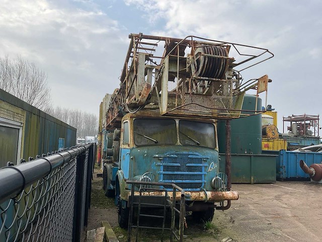 Graf & stift l200 vrachtwagen uitgerust met boorinstallatie. - afbeelding 12 van  17