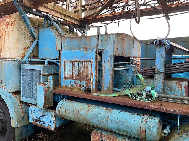 Graf & stift l200 vrachtwagen uitgerust met boorinstallatie. - afbeelding 13 van  17