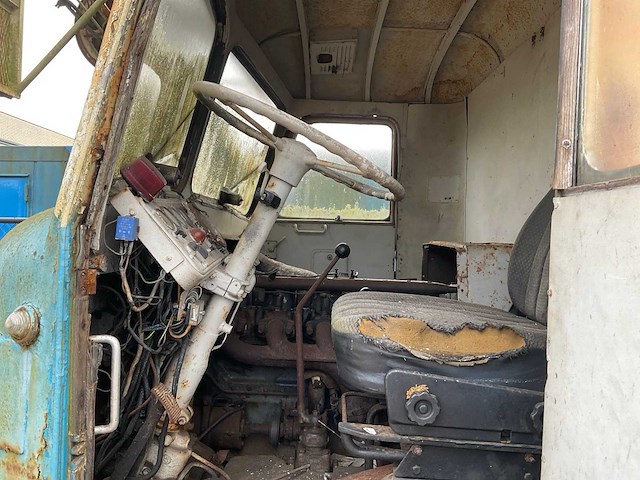 Graf & stift l200 vrachtwagen uitgerust met boorinstallatie. - afbeelding 14 van  17