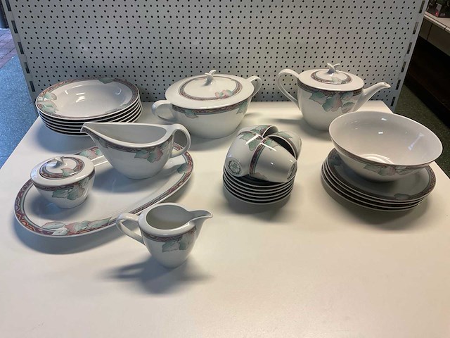 Graf von henneberg “clivia” servies set - afbeelding 1 van  8