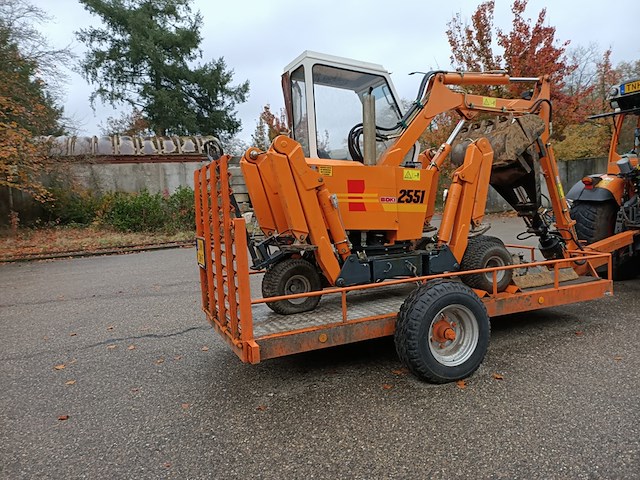 Grafdelver - graafmachine, boki, 2551 inclusief transport aanhanger, 2000 - afbeelding 24 van  32