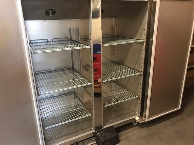 Gram 1000 1000 26252 rvs 2-deurs koelkast - afbeelding 2 van  4
