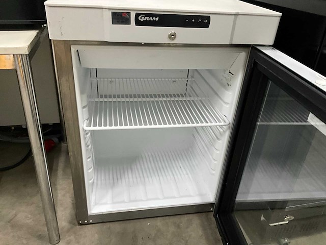 Gram k 210 rg 3w rvs glasdeur koelkast - afbeelding 3 van  5